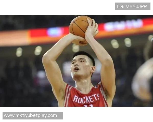 姚明回忆健身经历：早晨和上班前的秘密训练时光