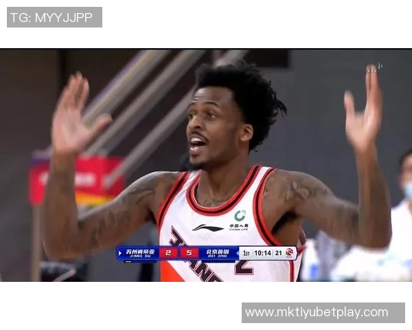 文班在下半场遭遇严防与犯规困扰仍拼出22分8板4助2帽展现实力