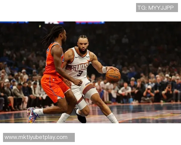 狄龙三分球表现出色半场15分3篮板助力球队争胜